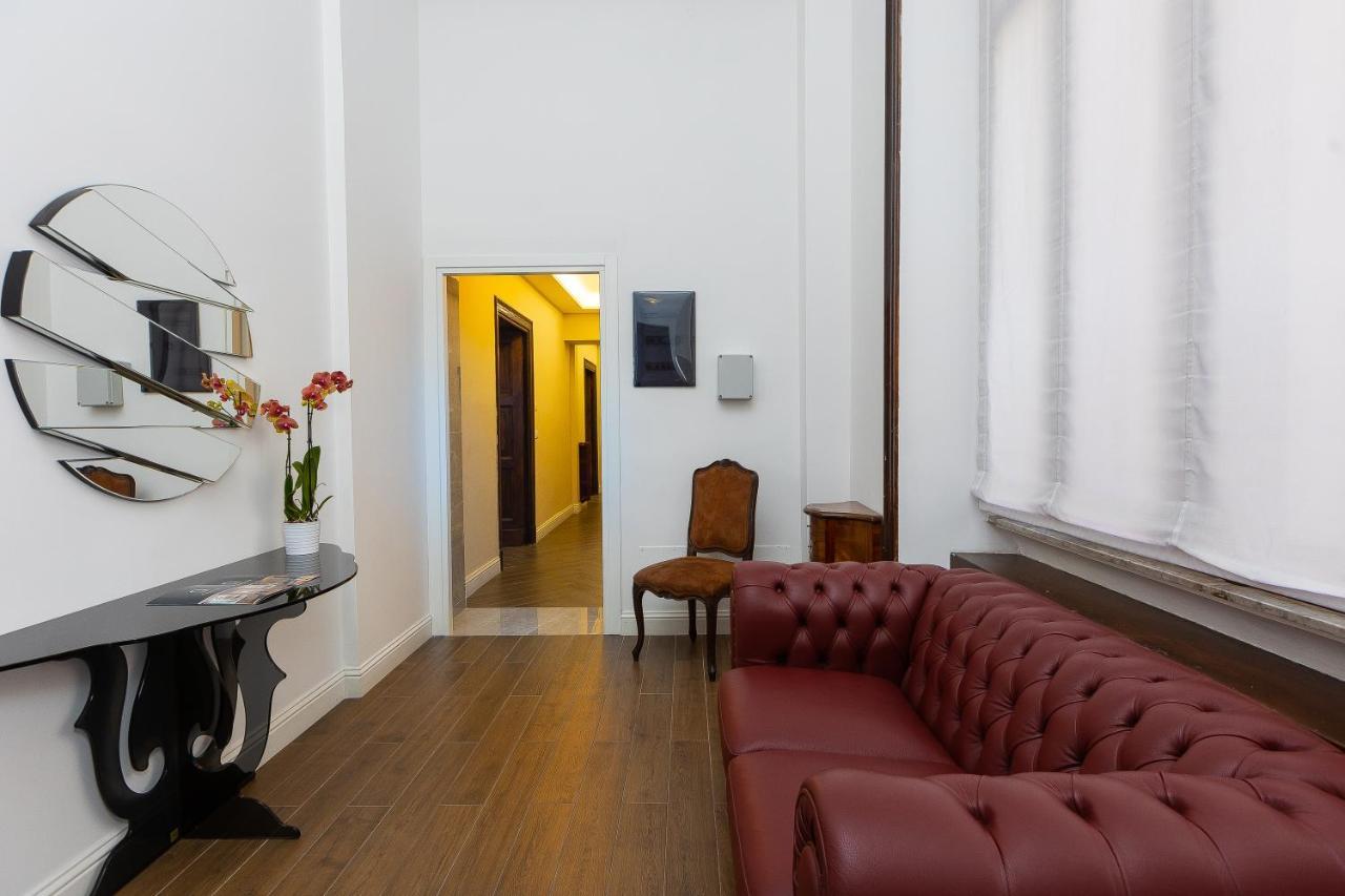 Spa Apartment Via Barberini Rome Extérieur photo